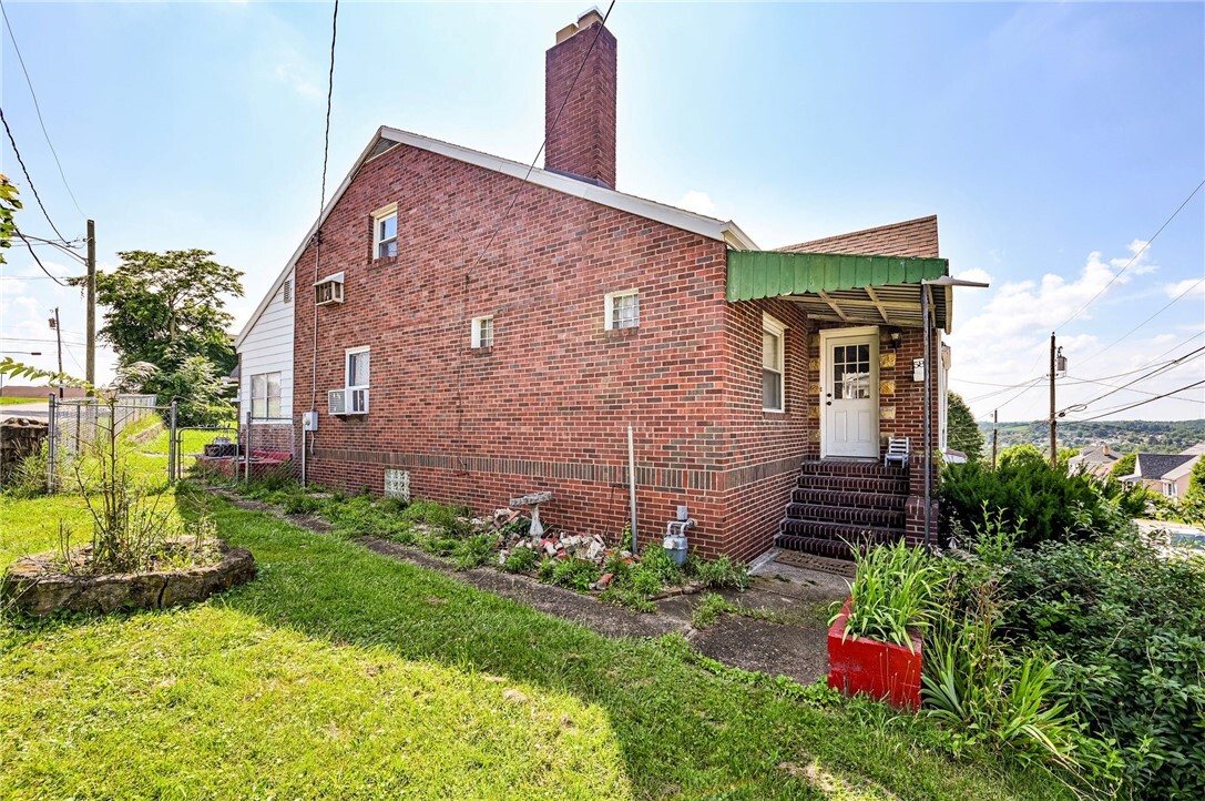 Property Photo: 58 North Ave PA 15401