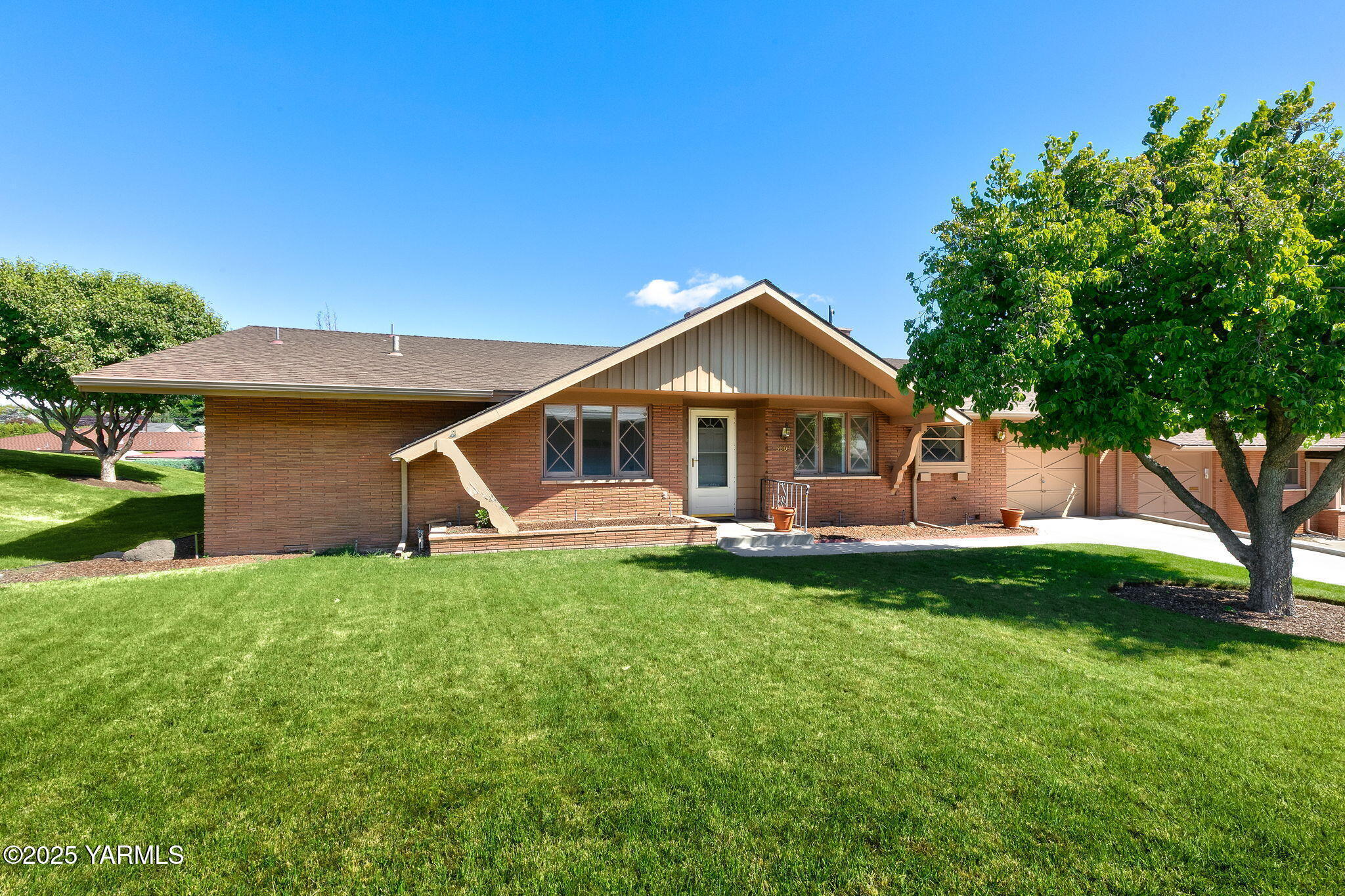 3803 Eastview Dr  Yakima WA 98902 photo