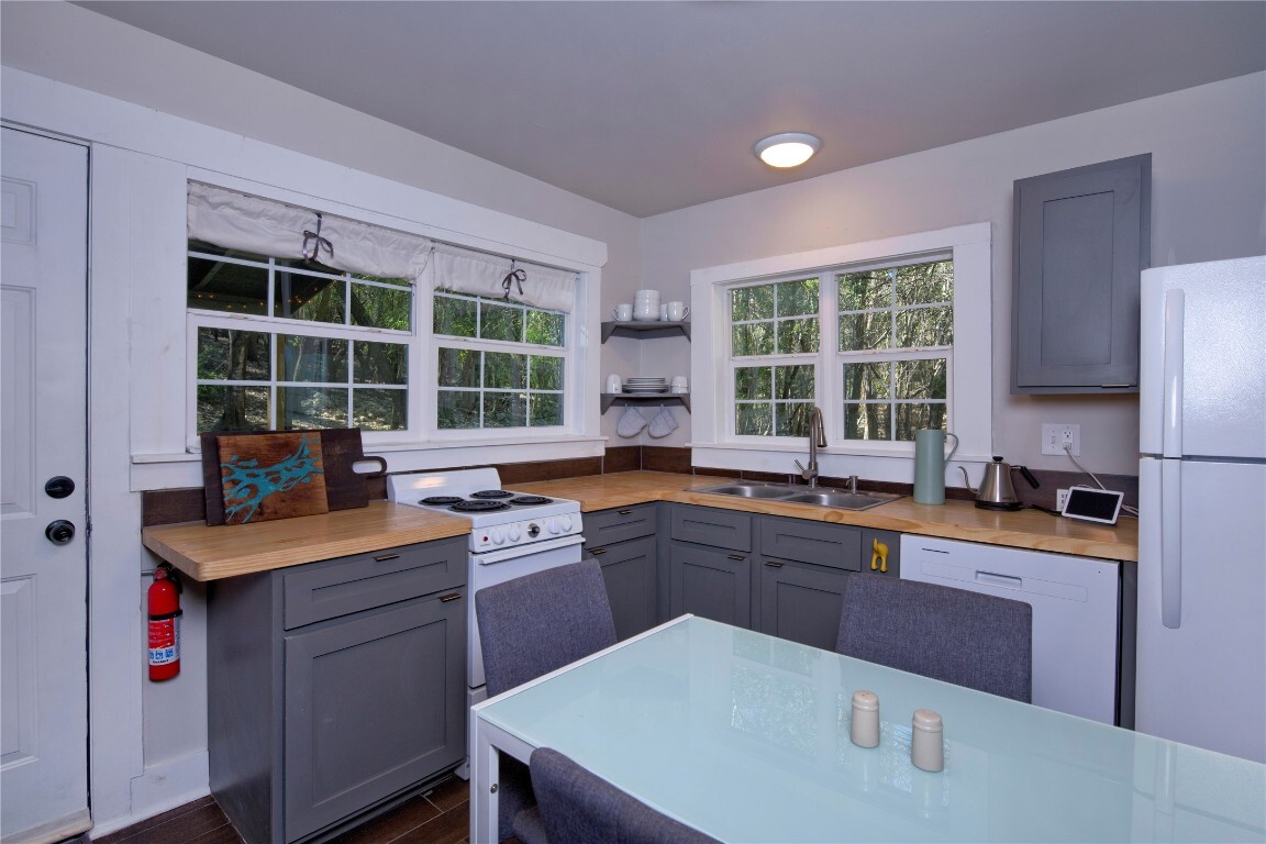 Property Photo:  835 Old Ranch Road 12  TX 78666 