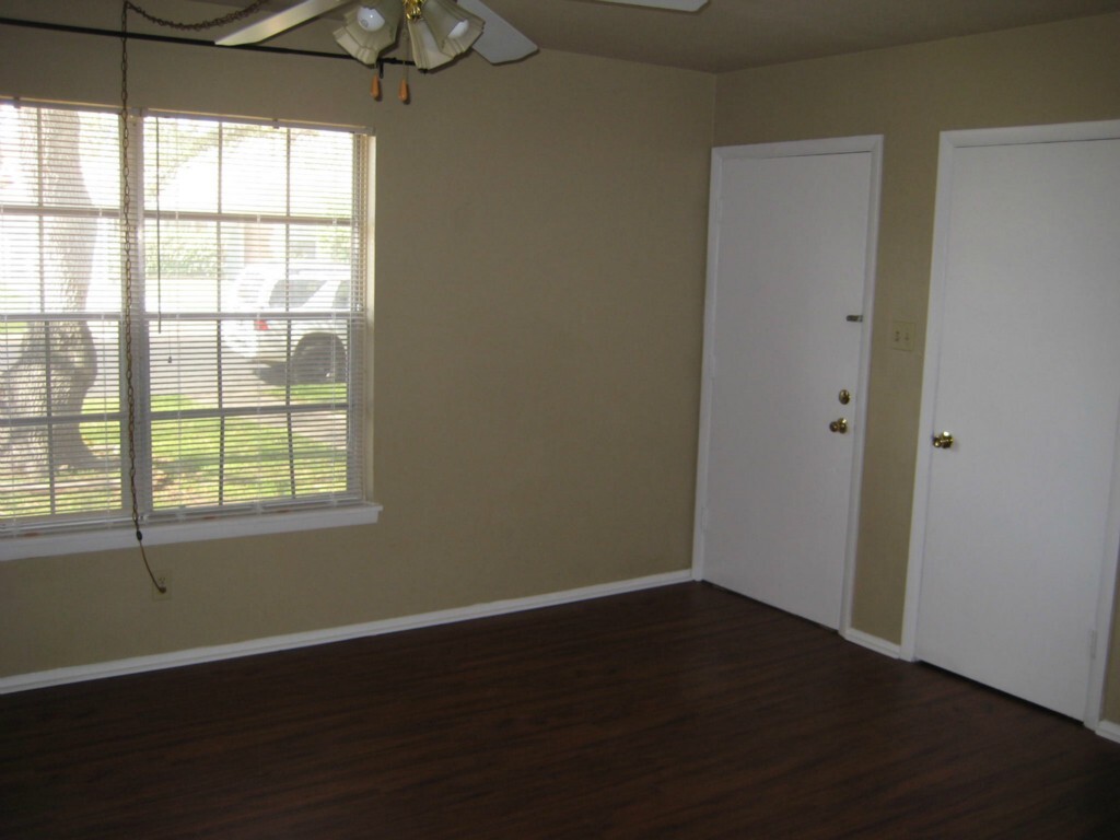 Property Photo: 4807 Sylvandale Drive TX 78745