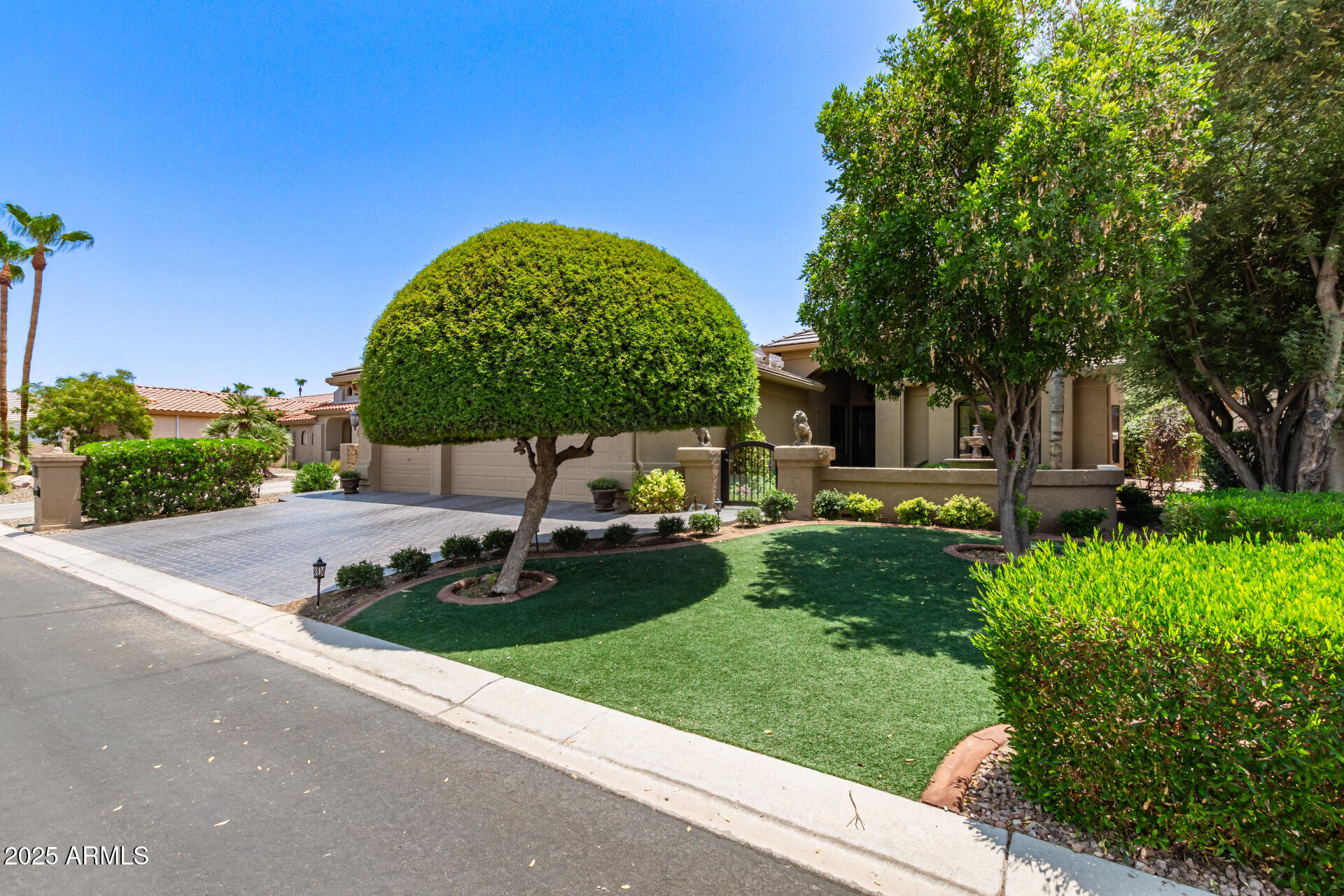 Property Photo: 10015 E Nacoma Court AZ 85248