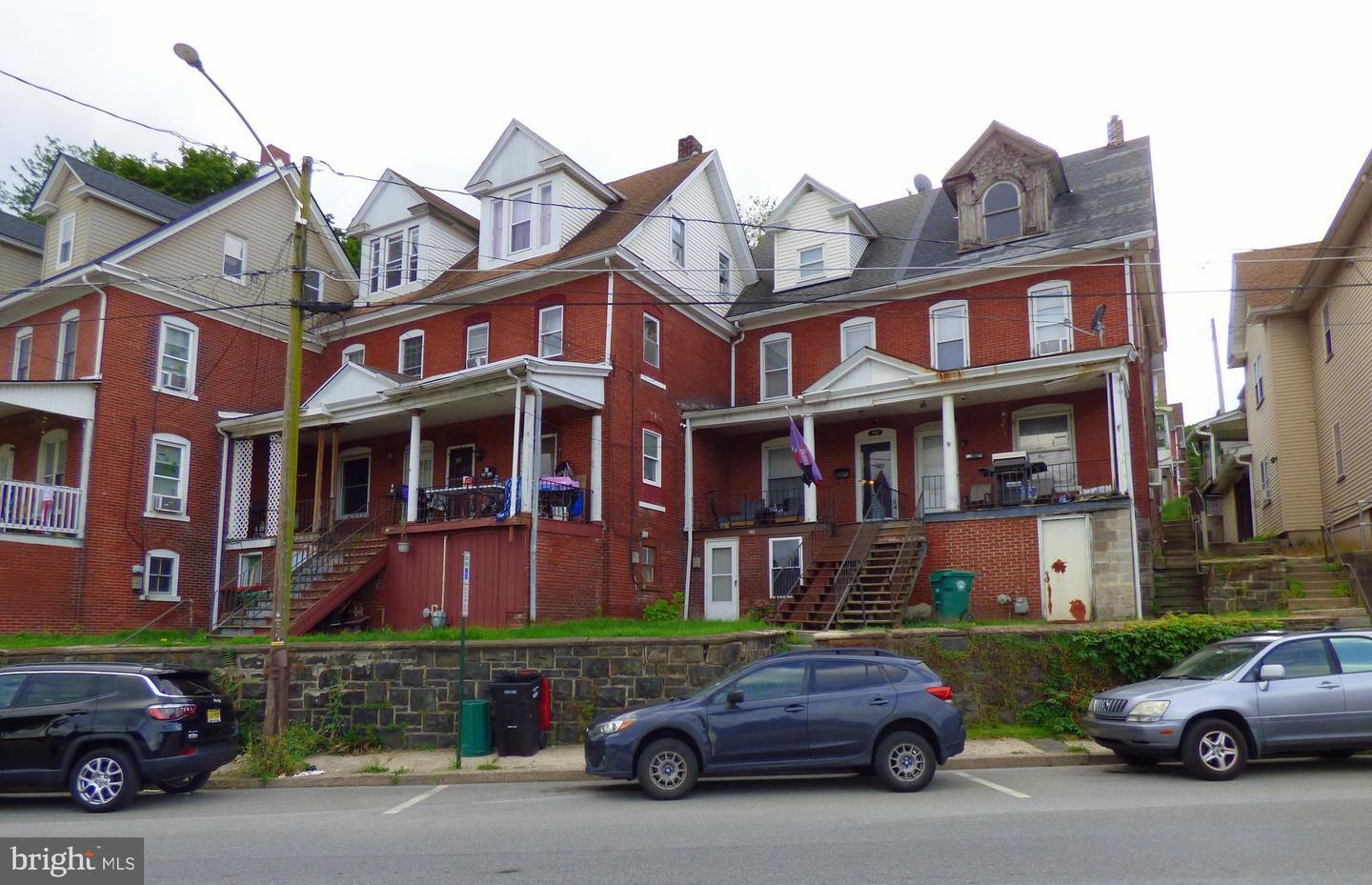 Property Photo: 142 Bankway Street PA 18235