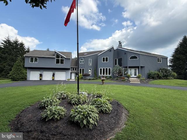 215 E Dark Hollow Road  Pipersville PA 18947 photo