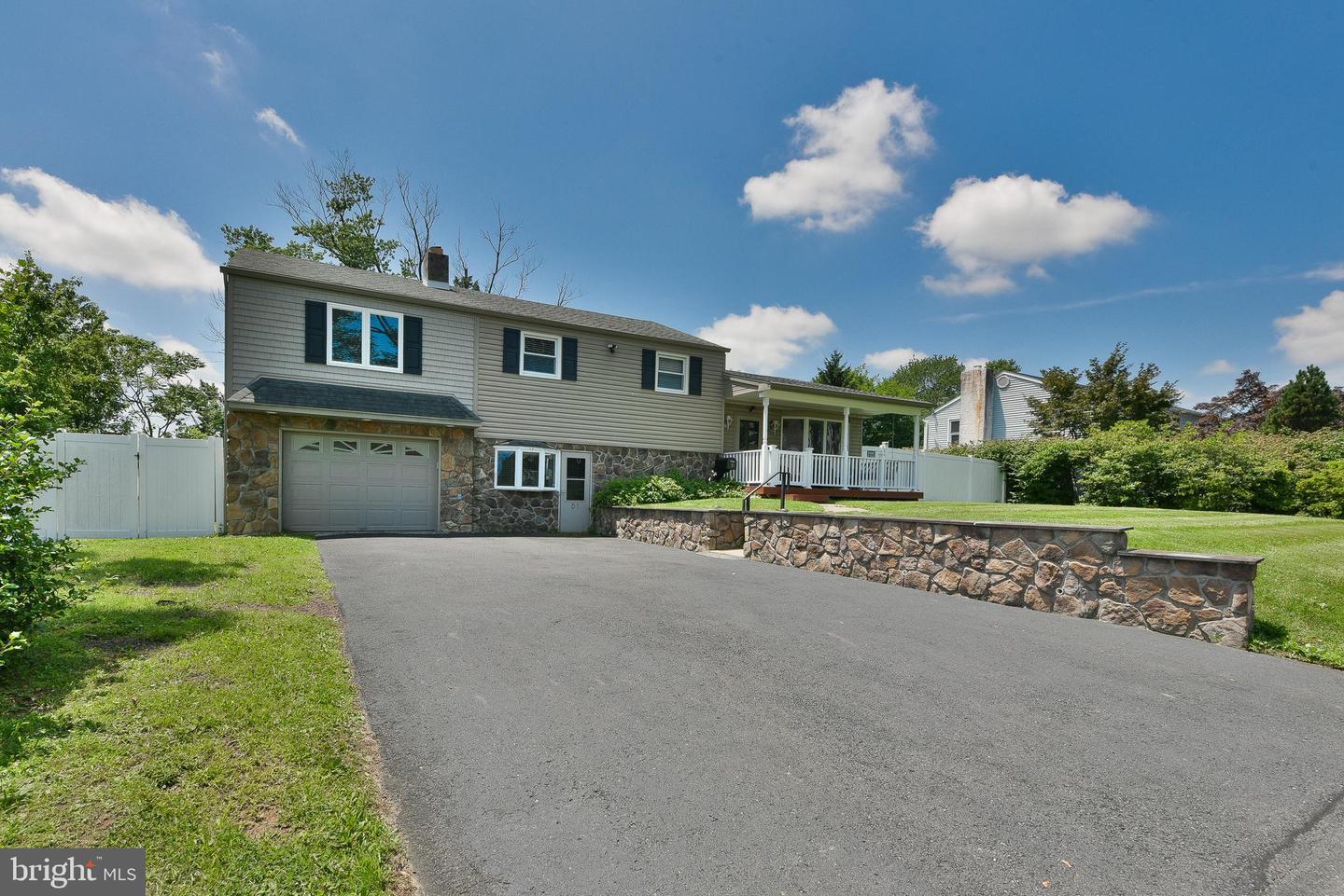 Property Photo:  51 Lewis Street  PA 19053 
