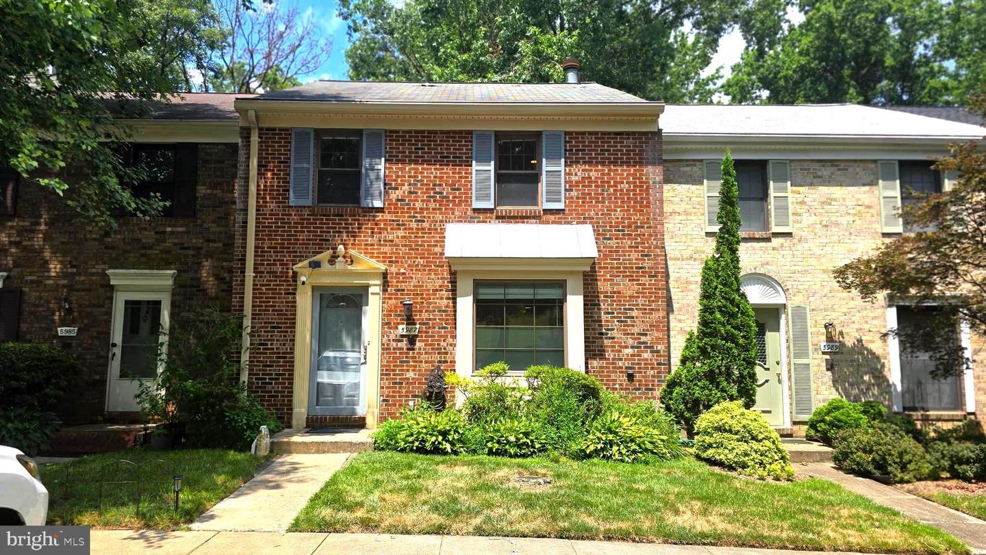 Property Photo: 5987 Clerkenwell Court VA 22015