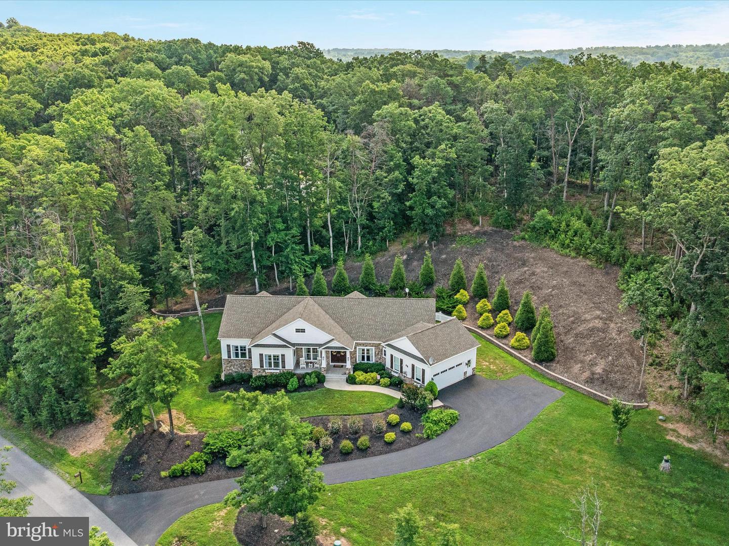 Property Photo: 140 Whistlewood Lane VA 22602