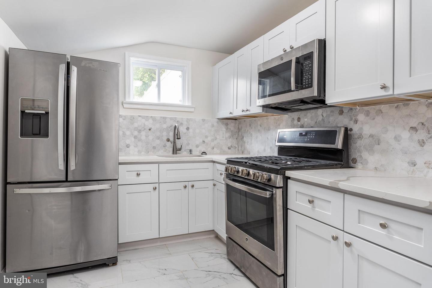 120 Grape Street  Philadelphia PA 19127 photo
