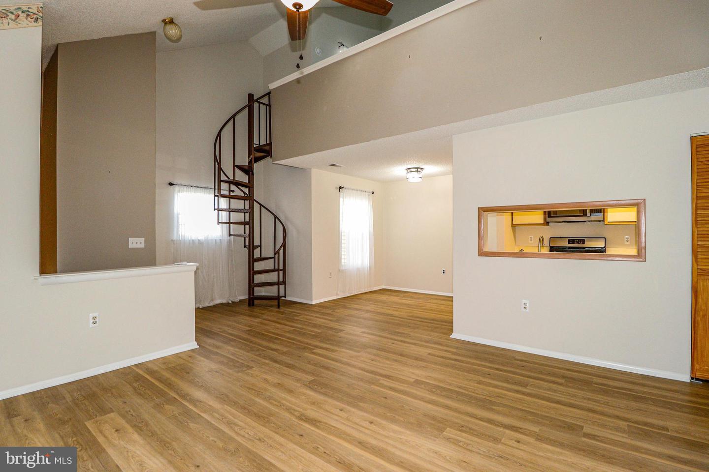 Property Photo:  707 Ivy Court  NJ 08527 
