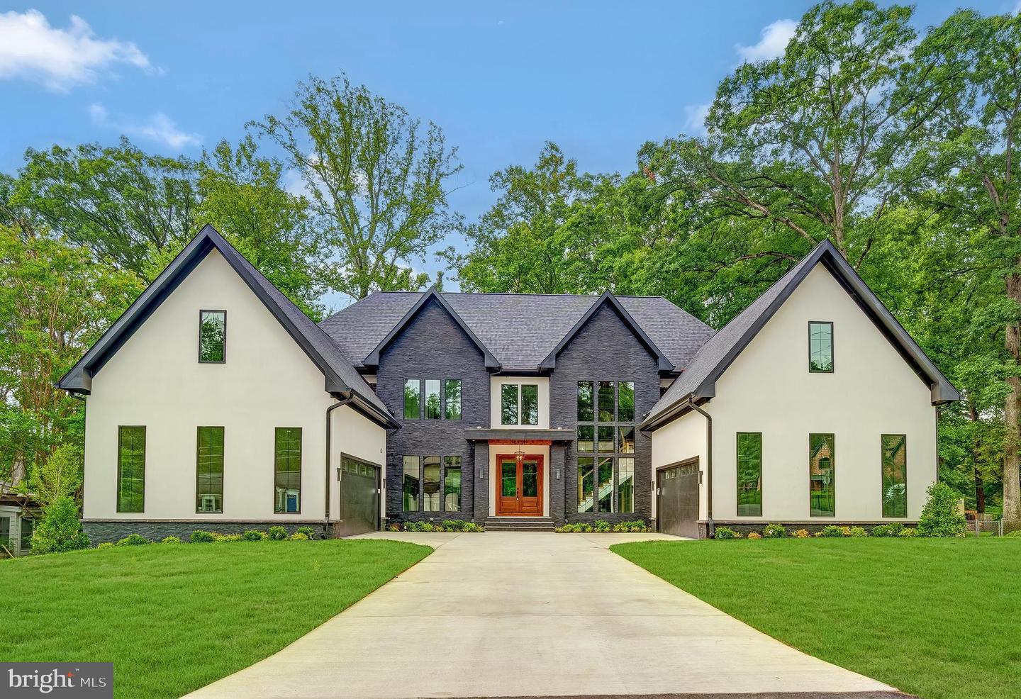Property Photo: 8539 Aponi Road VA 22180
