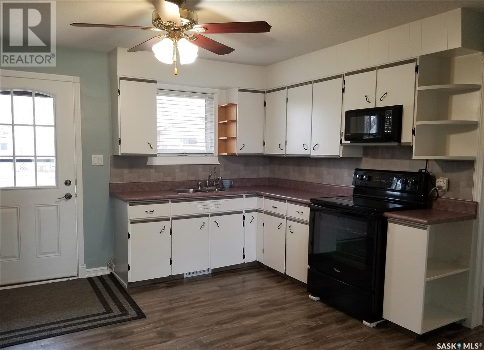 Property Photo: 105 Lillis Avenue SK S0G 3E0