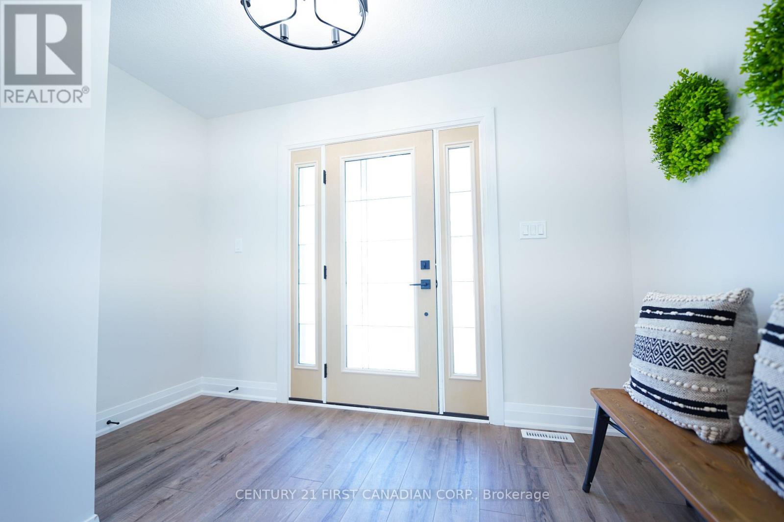 Property Photo: 666 Ketter Way ON N0N 1T0