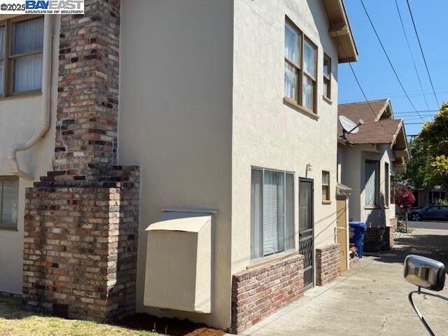 Property Photo: 3208 Washington St CA 94501