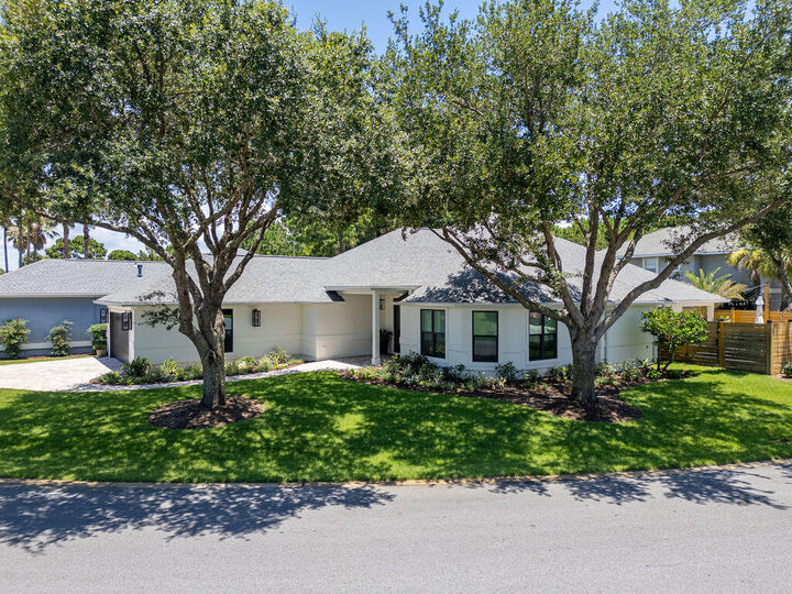 Property Photo: 225 Wekiva Cove FL 32541