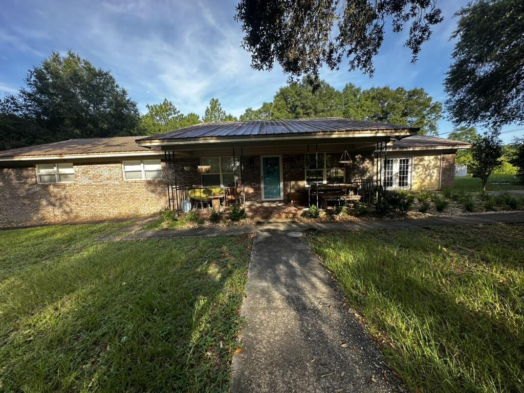 Property Photo: 3174 Earl Kennedy Road FL 32539
