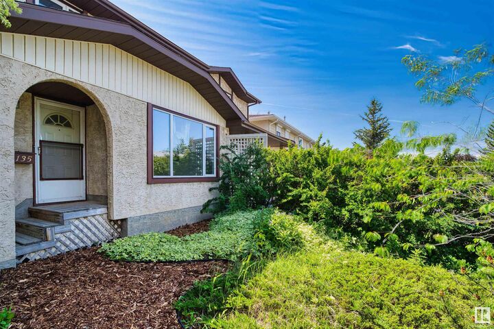 Property Photo:  11135 26 Avenue NW  AB T6J 5M7 