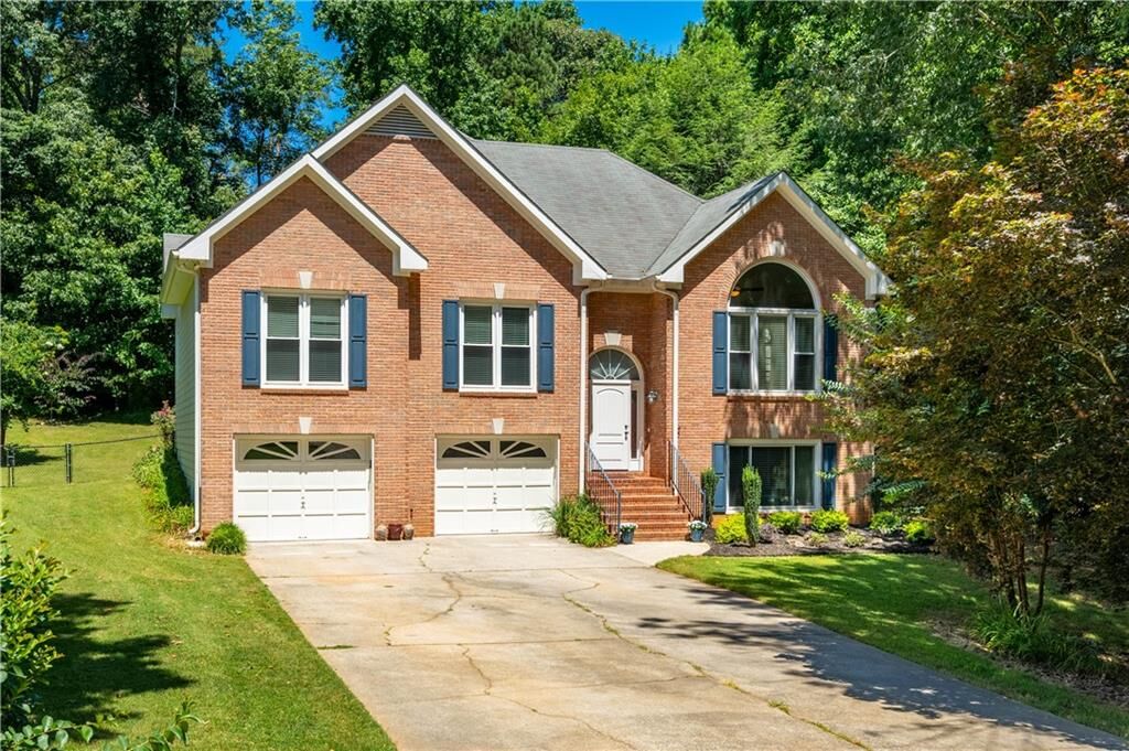 Property Photo: 2080 Ivy Lane GA 30041