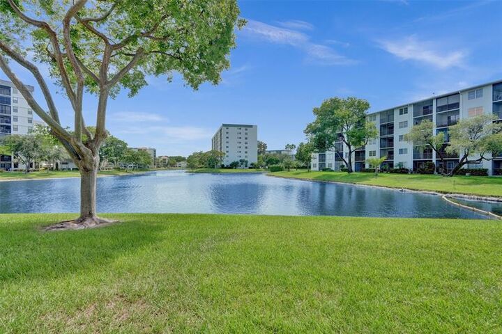2226 N Cypress Bend Dr 109  Pompano Beach FL 33069 photo