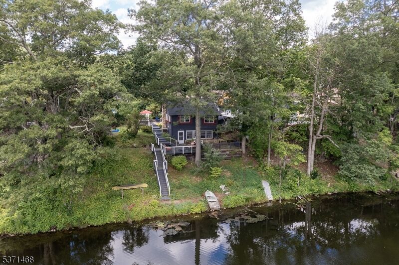 Property Photo: 10 Lenape Trl NJ 07438