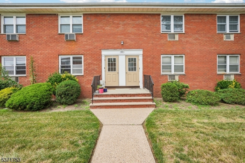 Property Photo: 66 Knox Ter 1B NJ 07470