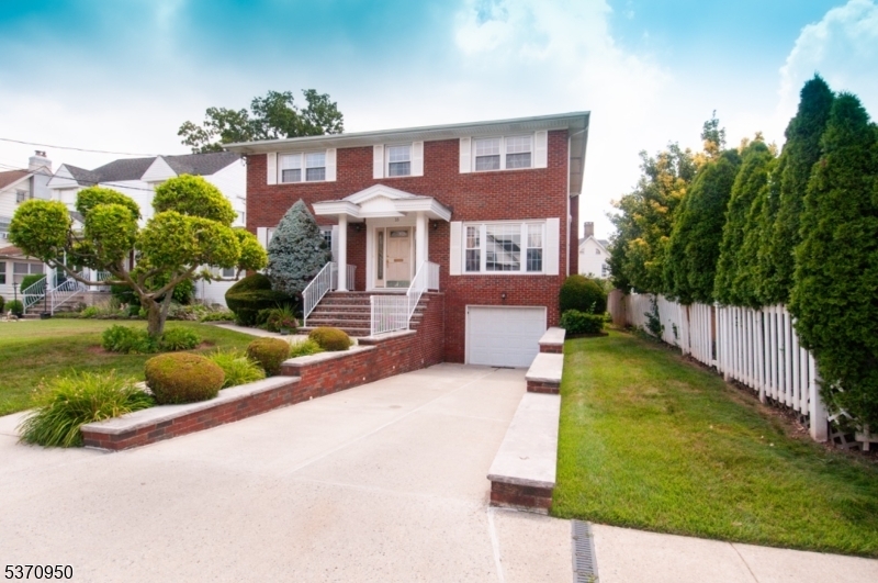 Property Photo: 13 Hillside Rd NJ 07208