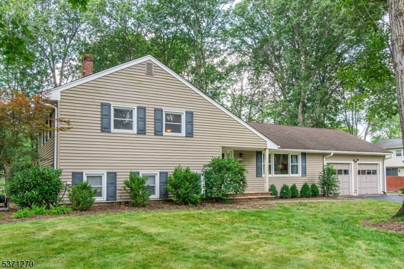 90 Greenbriar Dr  Berkeley Heights Twp. NJ 07922 photo
