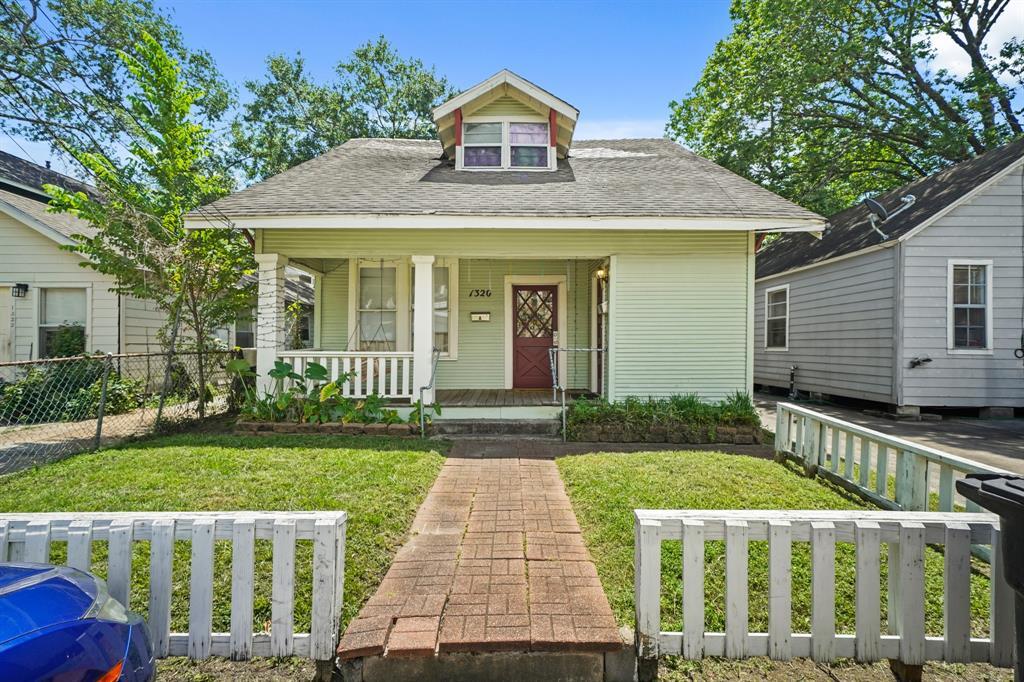 Property Photo: 1320 Alexander Street A TX 77008