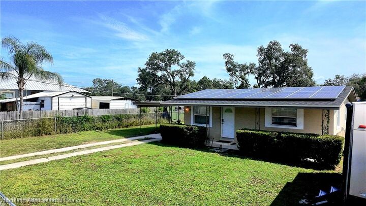 Property Photo:  1716 Warfield Place  FL 33870 