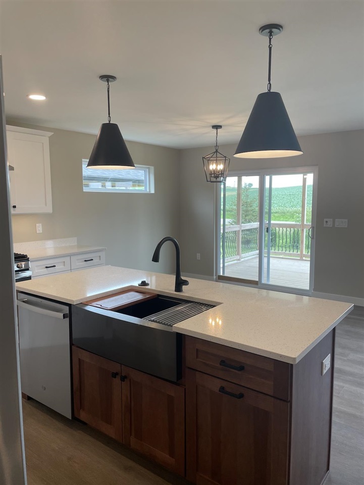 Property Photo: 150 Huntington Dr IA 52245