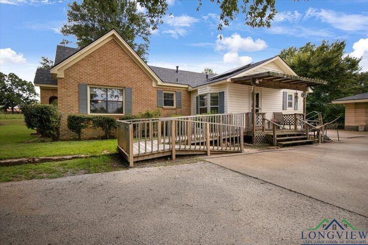 Property Photo:  200 Lowrie  TX 75652 