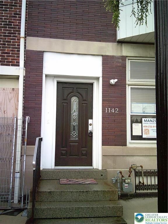 Property Photo:  1142 Hamilton Street 2R  PA 18101 
