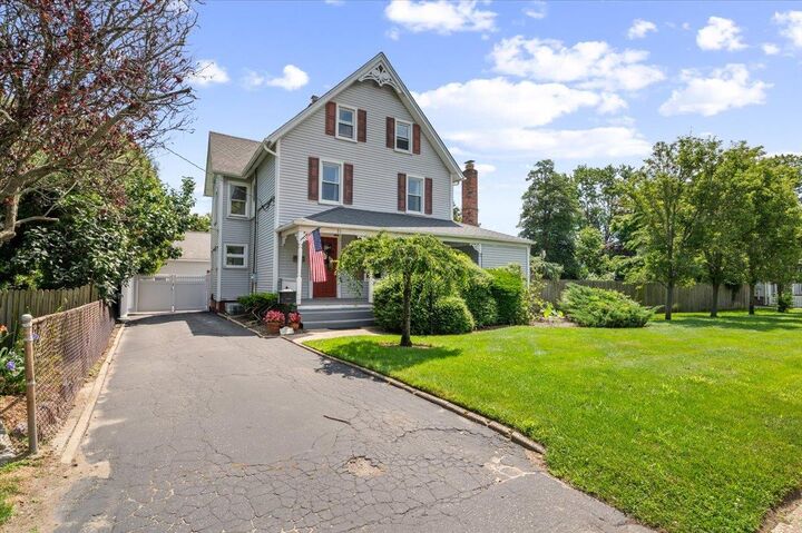 71 Willow Avenue  Islip NY 11751 photo