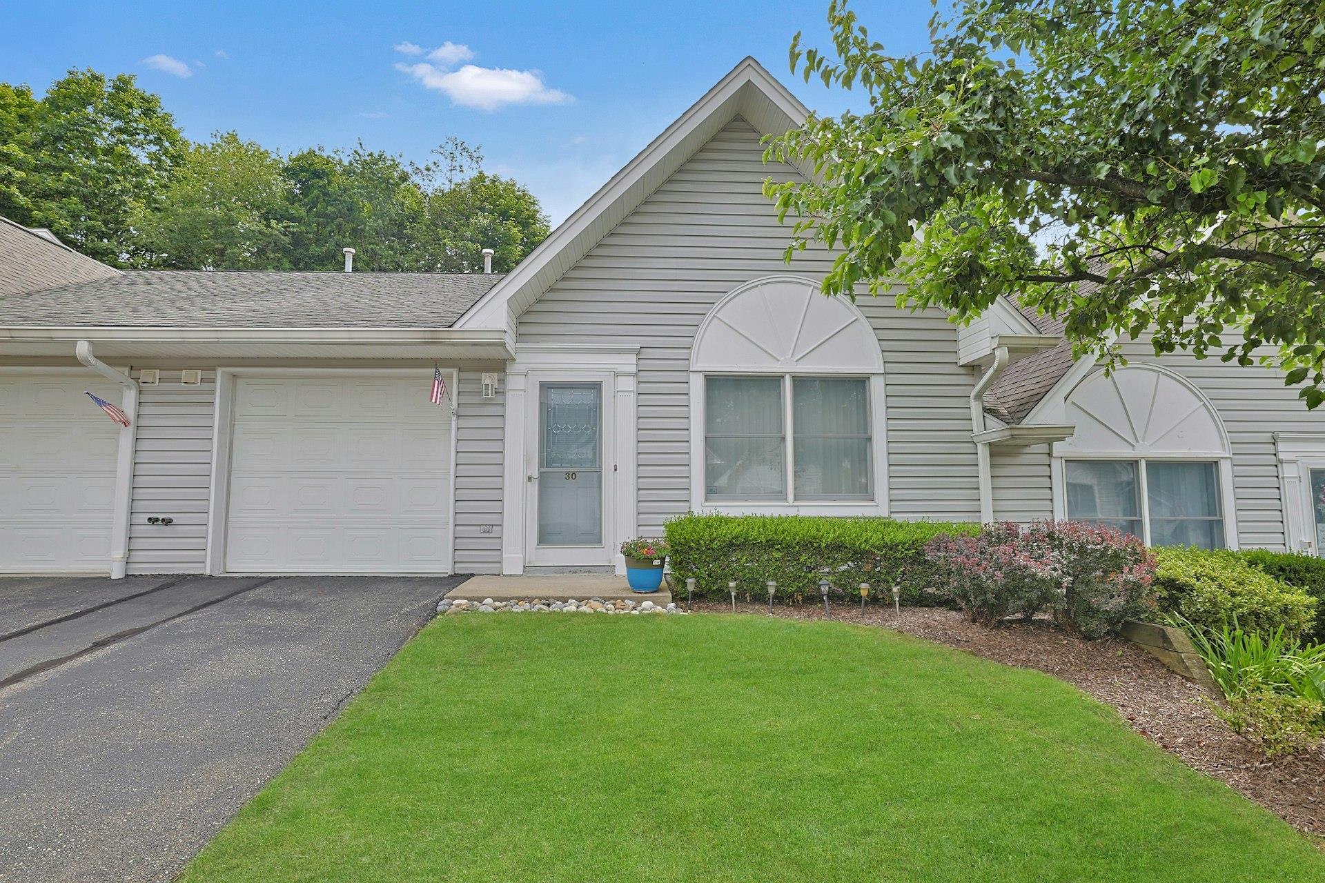 Property Photo:  30 Windsor Circle 30  NY 10956 