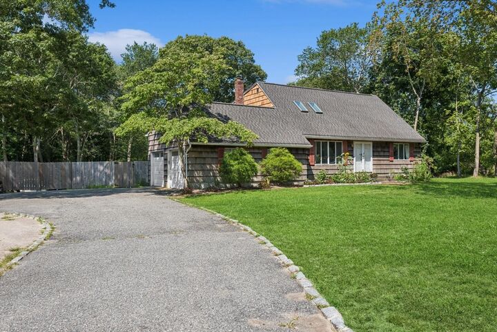 Property Photo:  65 Fox Run Lane  NY 11901 