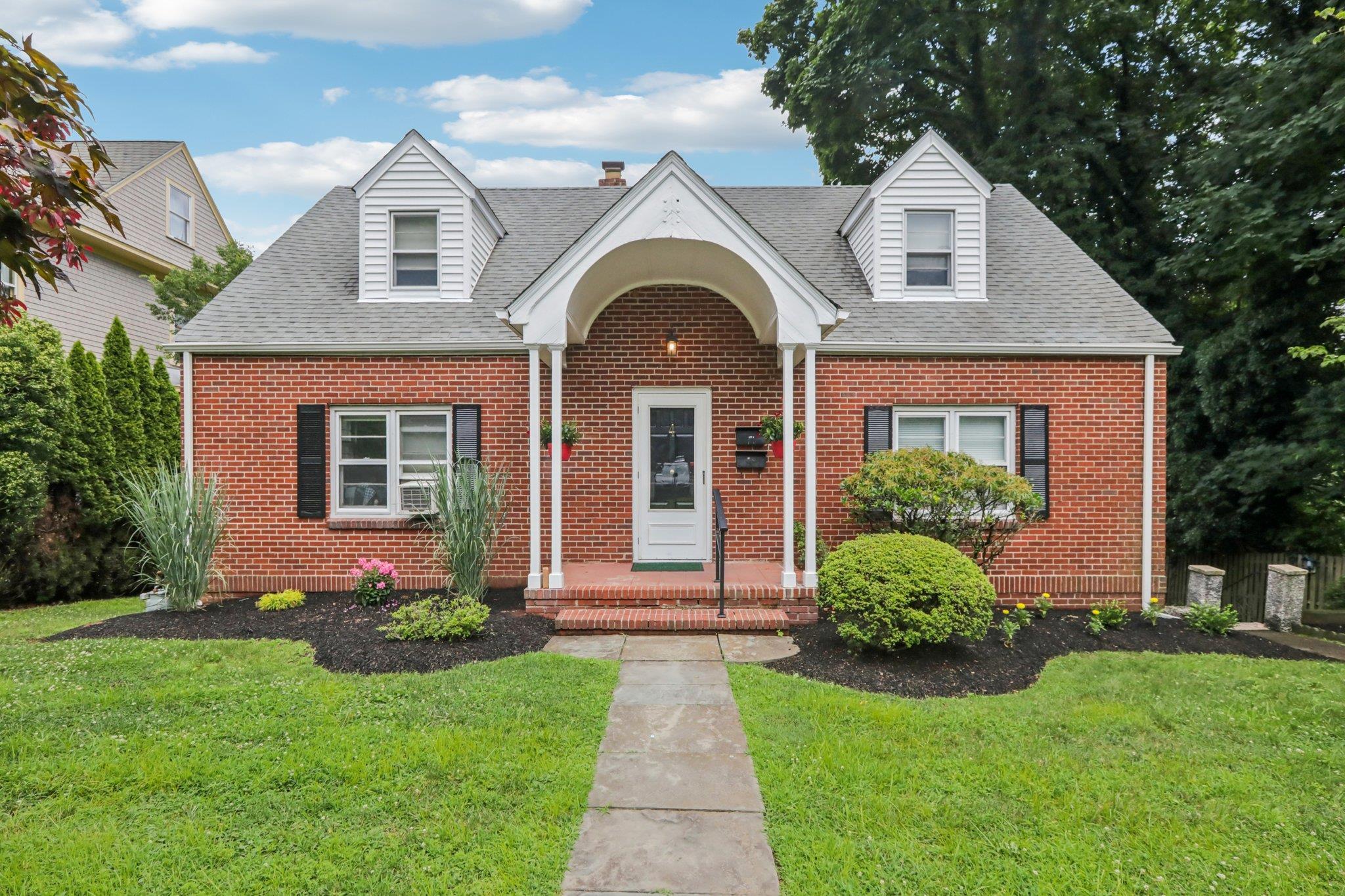 Property Photo: 4 Aldine Park NY 10960