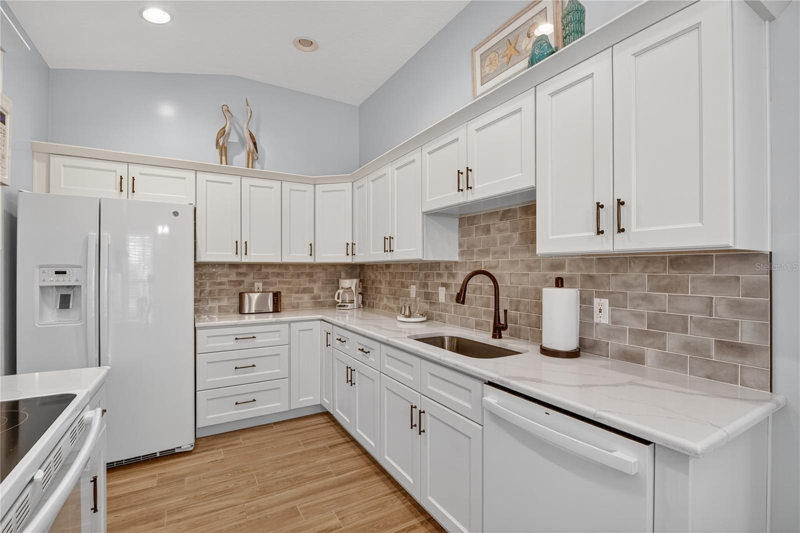 Property Photo: 4117 Bella Pasque FL 34293