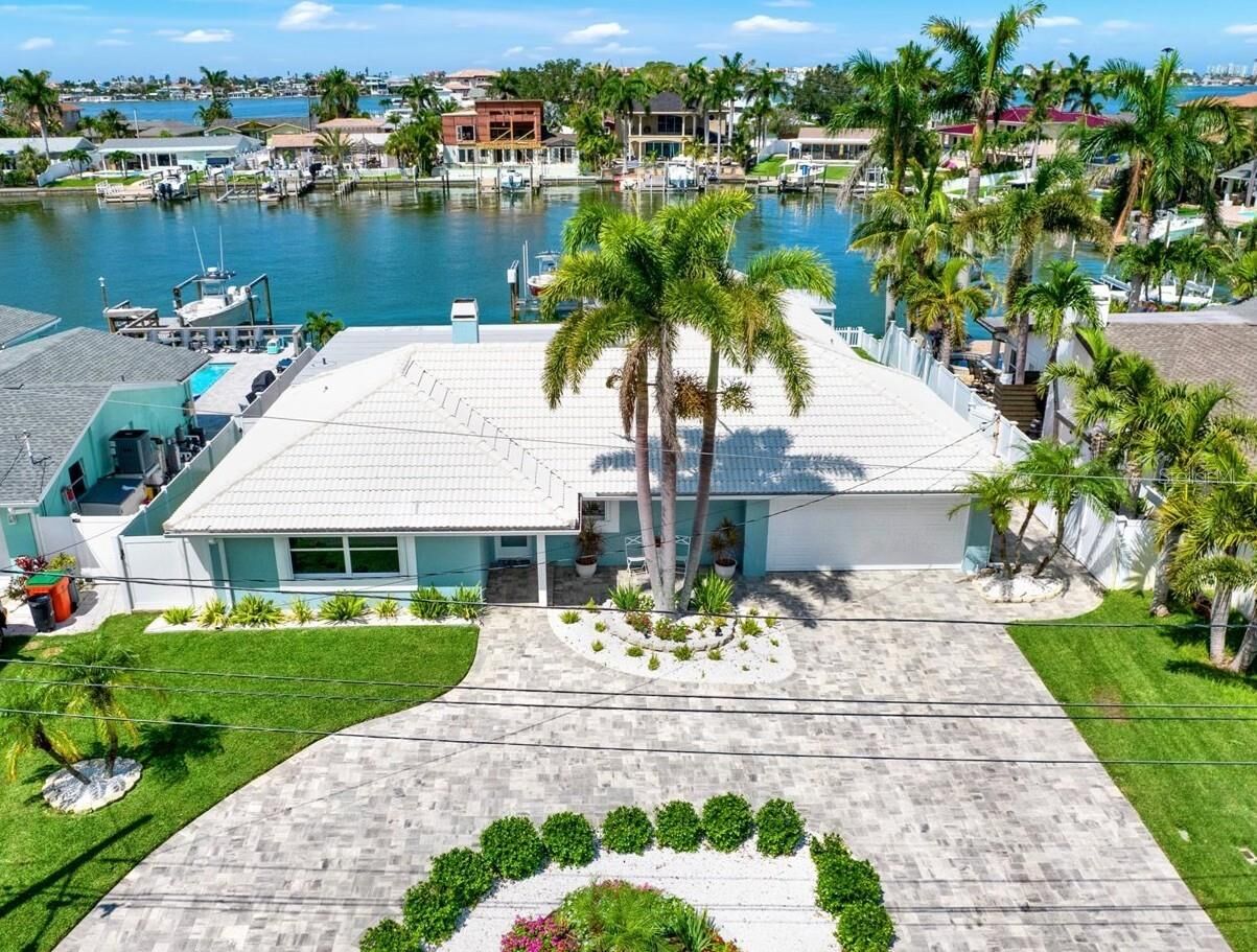 Property Photo: 11890 Walker Avenue FL 33772