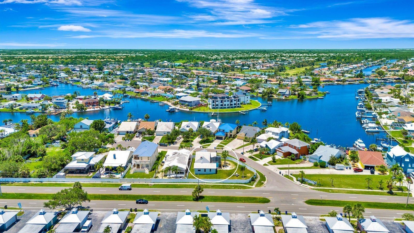 Property Photo:  917 Shagos Drive  FL 33572 