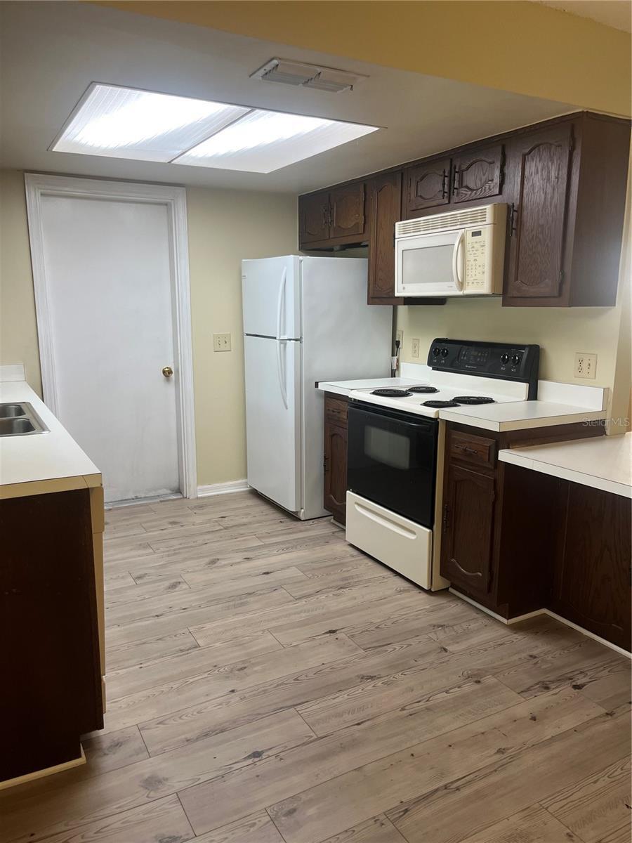Property Photo: 1506 E 1st Avenue FL 32757