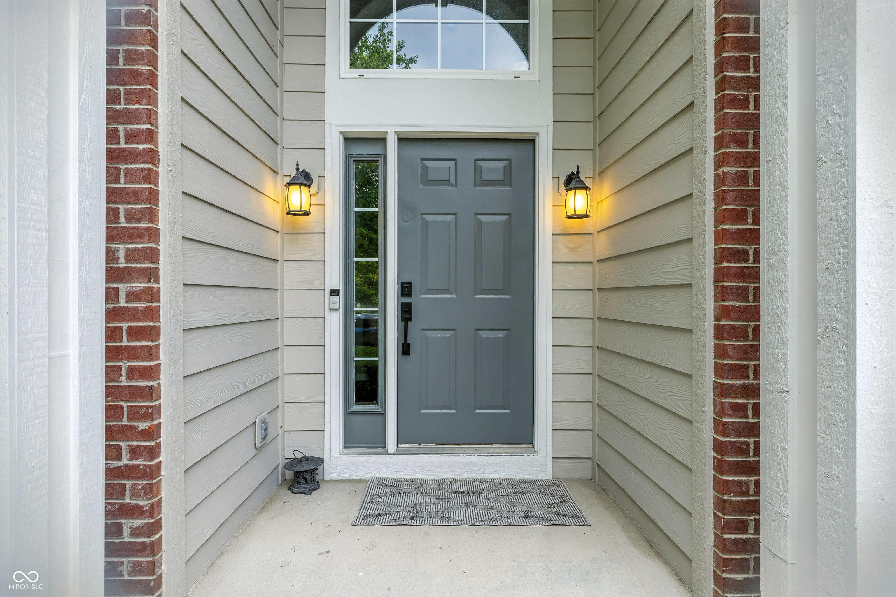 Property Photo: 8612 Weaver Woods Place IN 46038