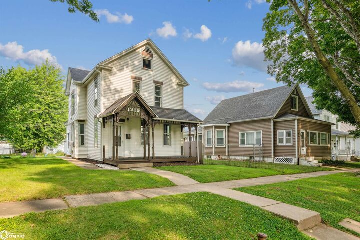 Property Photo:  1219 N 7th Street  IA 52601 
