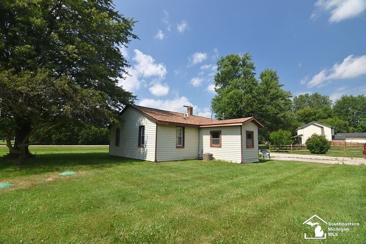 Property Photo:  13493 Dixon Road  MI 48131 