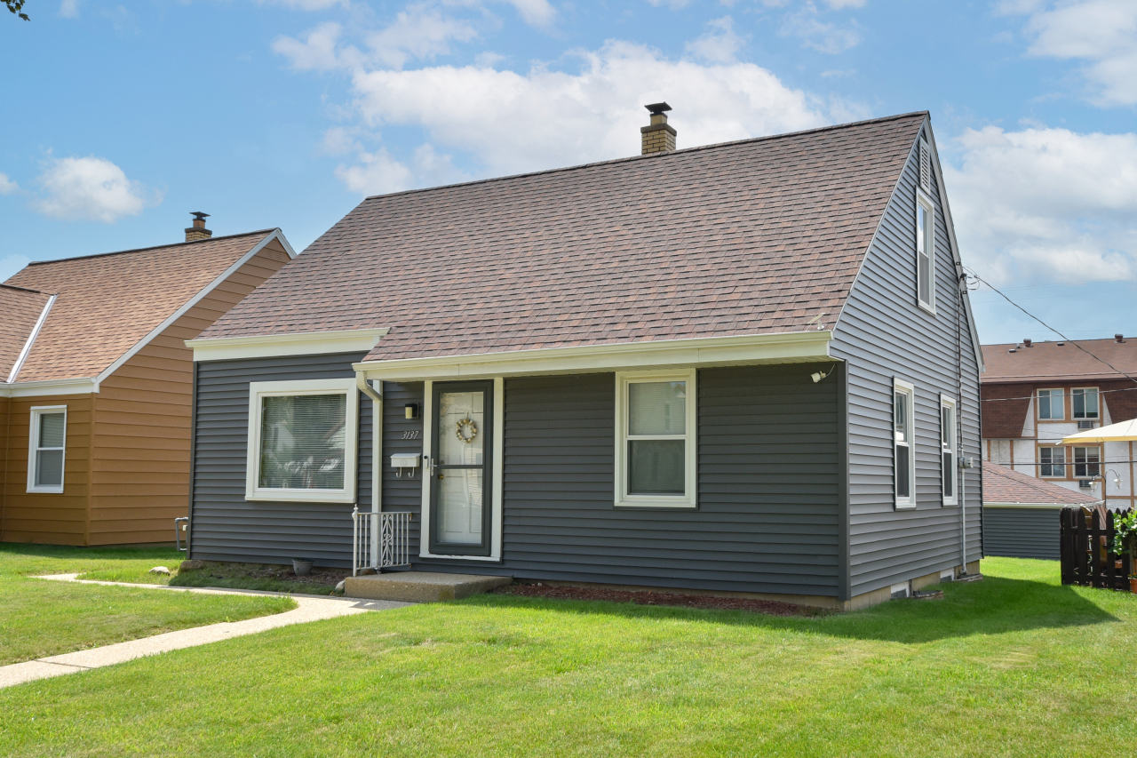 3137 S 19th St  Milwaukee WI 53215 photo