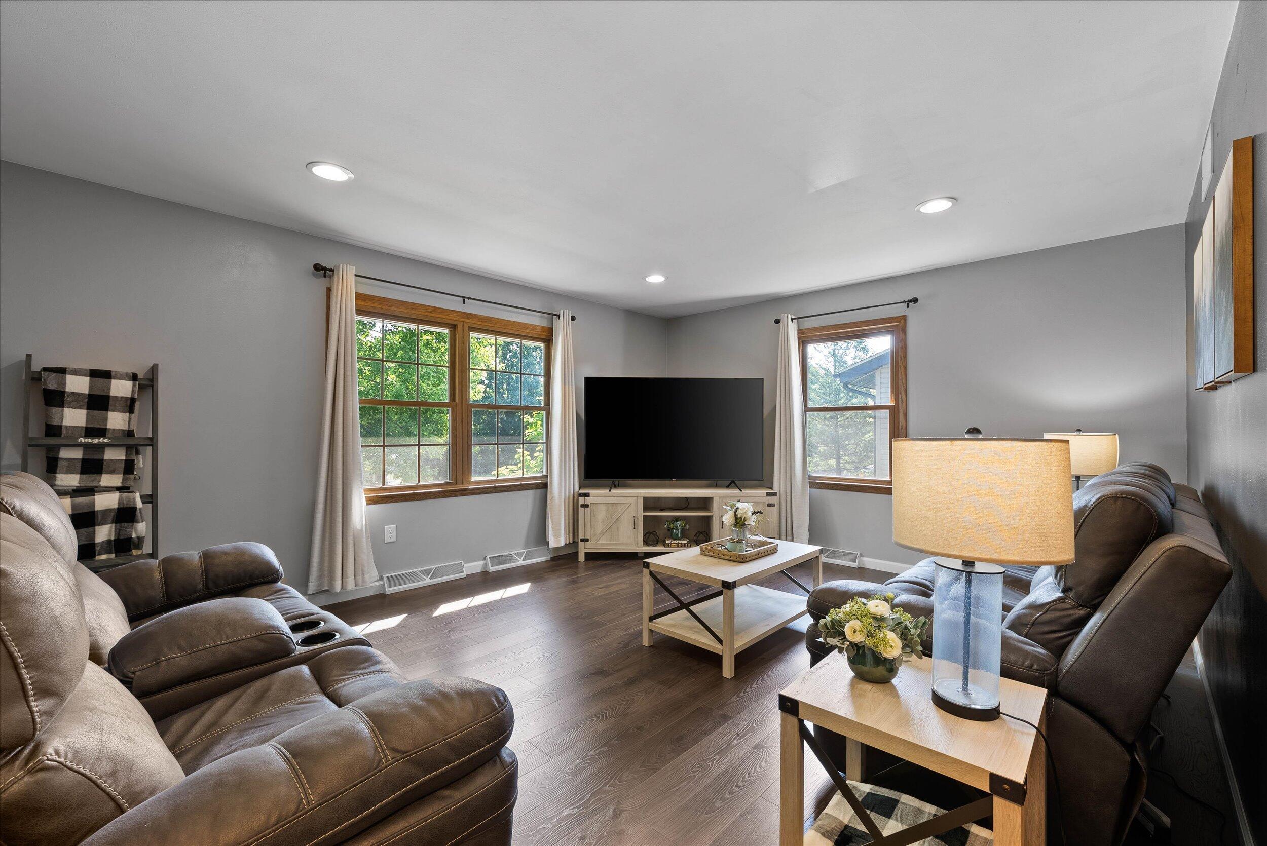 Property Photo: 1938 Woodlawn Ave WI 53090