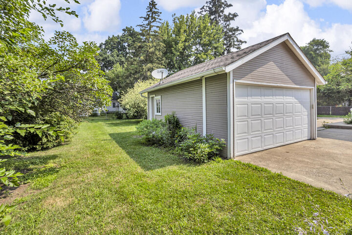 Property Photo: 716 Union Street MI 49203
