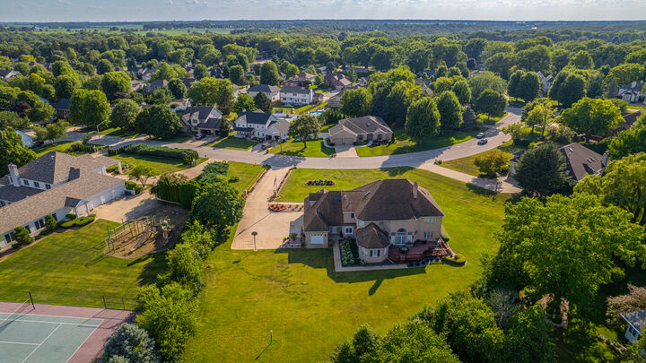 Property Photo: 284 Barrington Lane IL 60914