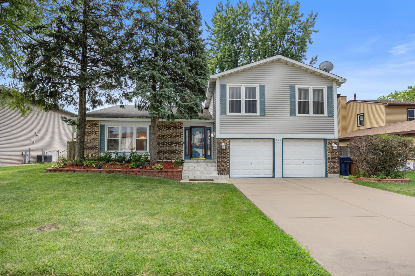 Property Photo:  155 Hesterman Drive  IL 60139 
