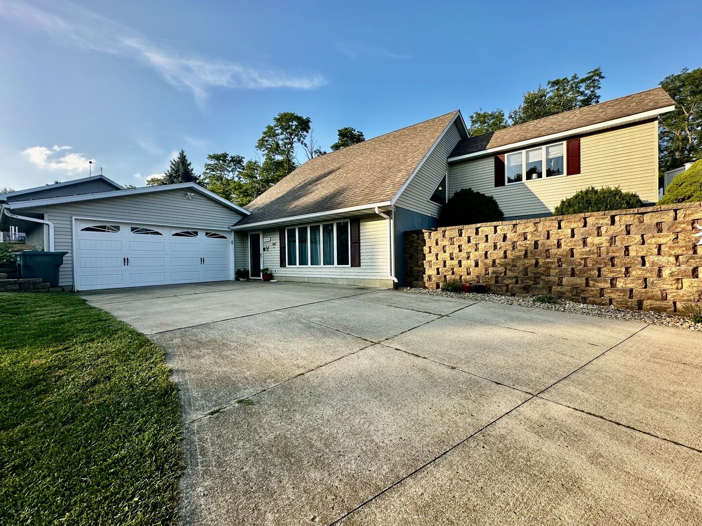 Property Photo:  4100 Valley Drive  IL 61727 