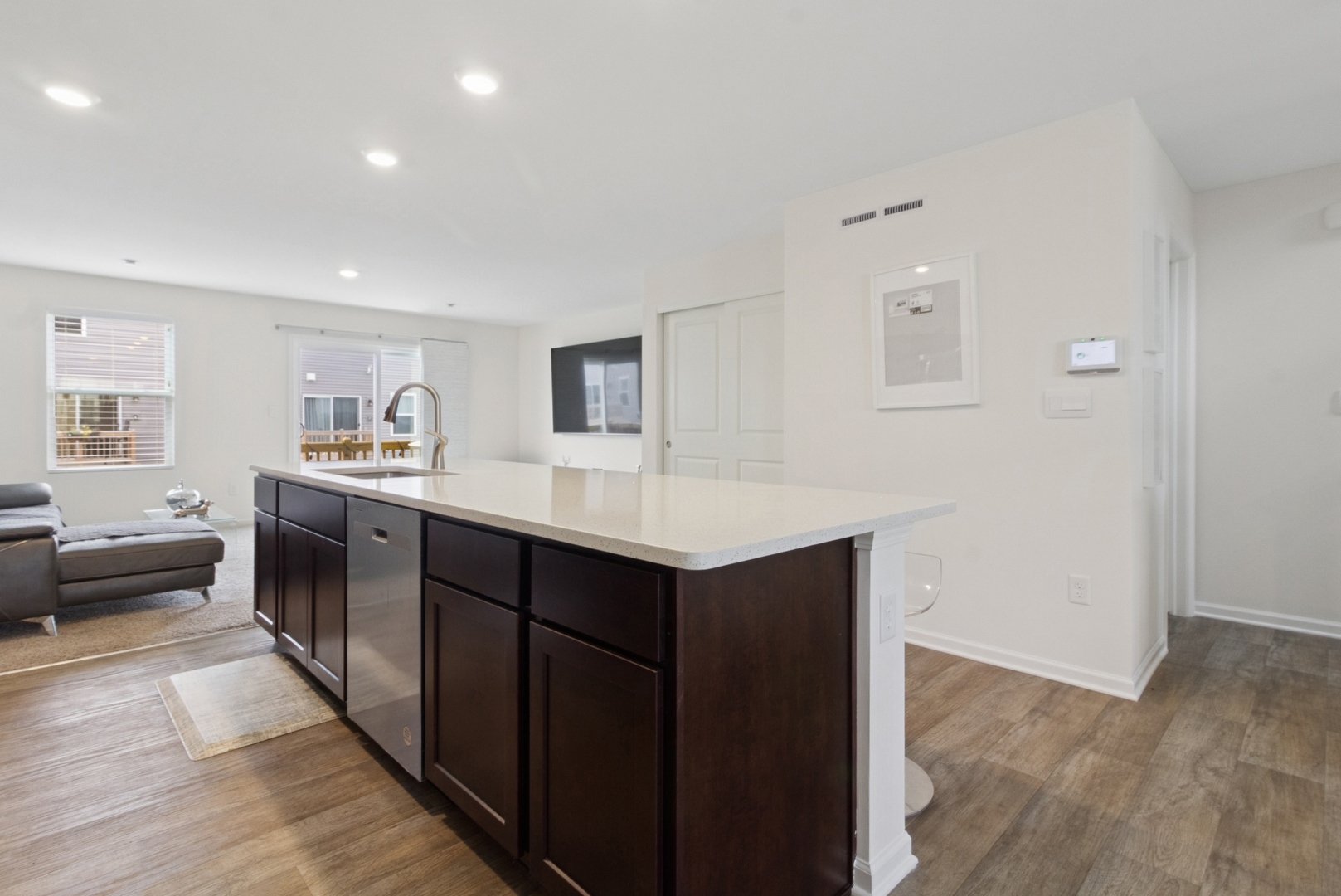 Property Photo: 862 Briar Glen Court IL 60140