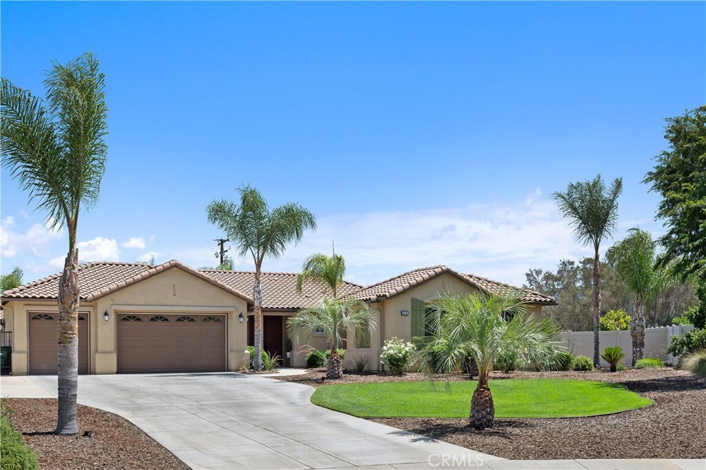 Property Photo: 41798 Aviv Court CA 92562