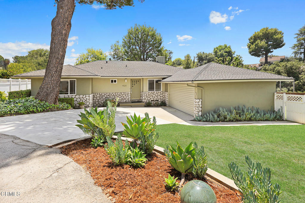 4520 Lone Pine Lane  La Canada Flintridge CA 91011 photo